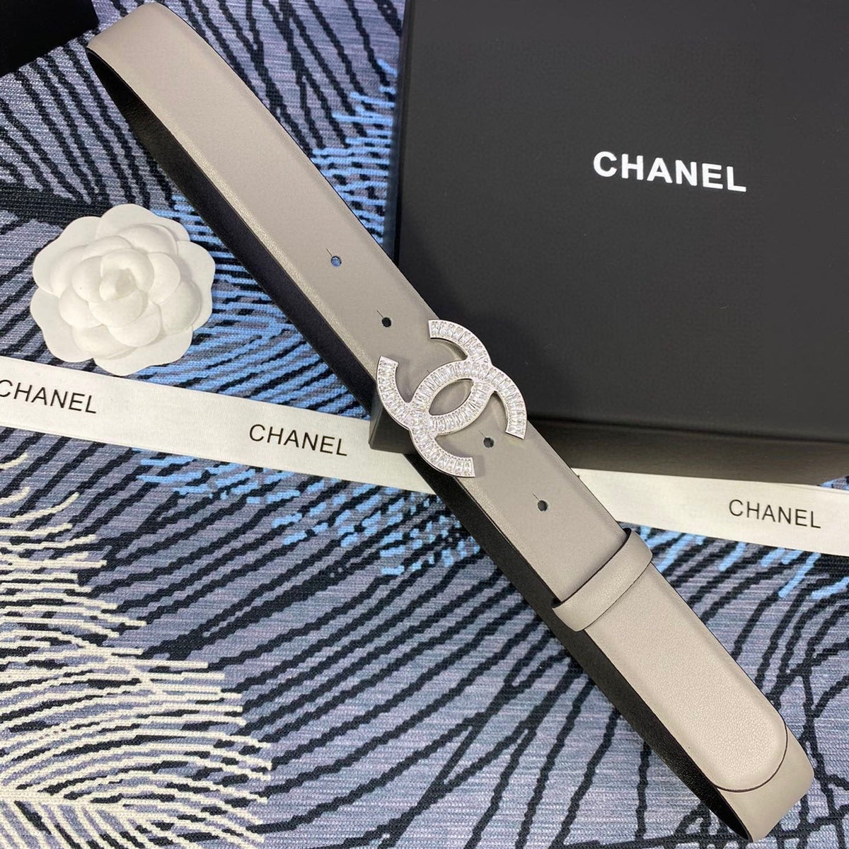 CHANEL 25S BELT 30 MM IN GREY CALFSKIN WITH SILVER HARDWARE 615093